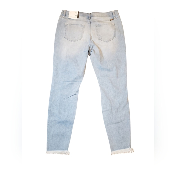 KanCan NWT Light Wash Destructed Skinny Jeans 15/31 - Picture 3 of 7